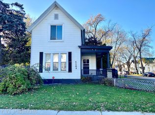 1103 10th St, Port Huron, MI 48060