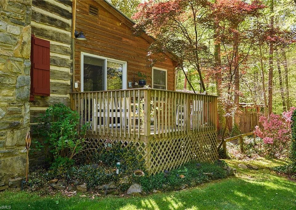 10th image of 7198 Spring Hill Rd