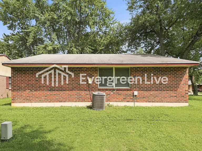 8127 Mount Charles Dr — Photo 15