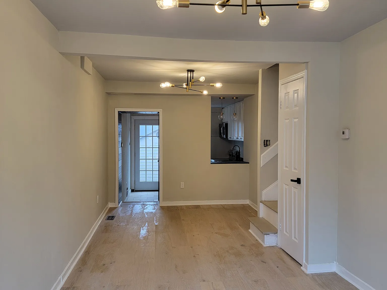 2 bed, 1155 sqft, $1,575 — Photo 4