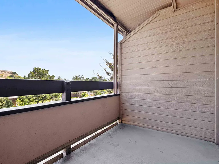 Serra Commons — Photo 7