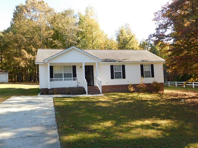 Home on large lot in Elgin. 4 Bedrooms and 2 Baths, great room, eat in kitchen, well maintained.