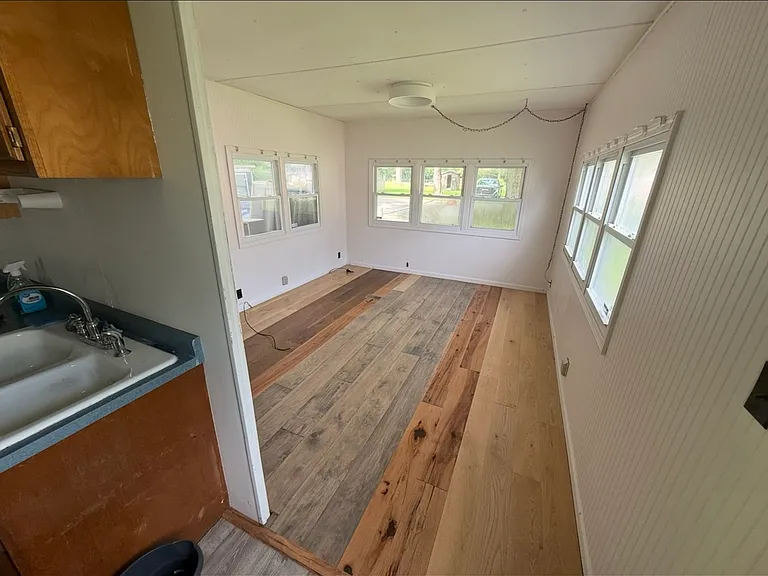 63 Miami Dr — Photo 15