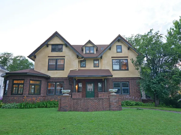 505 8th St S, Fargo, ND 58103