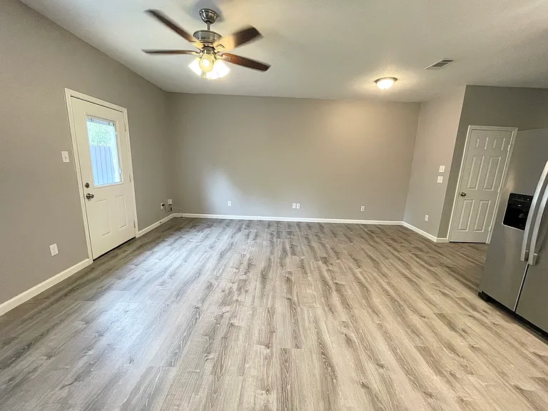 120 Ridgmar Dr #111 — Photo 4