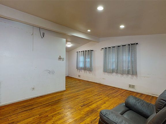 3rd image of 840 Scherger Ave