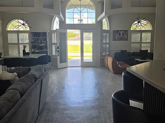 3rd image of 3221 Bay View Ct