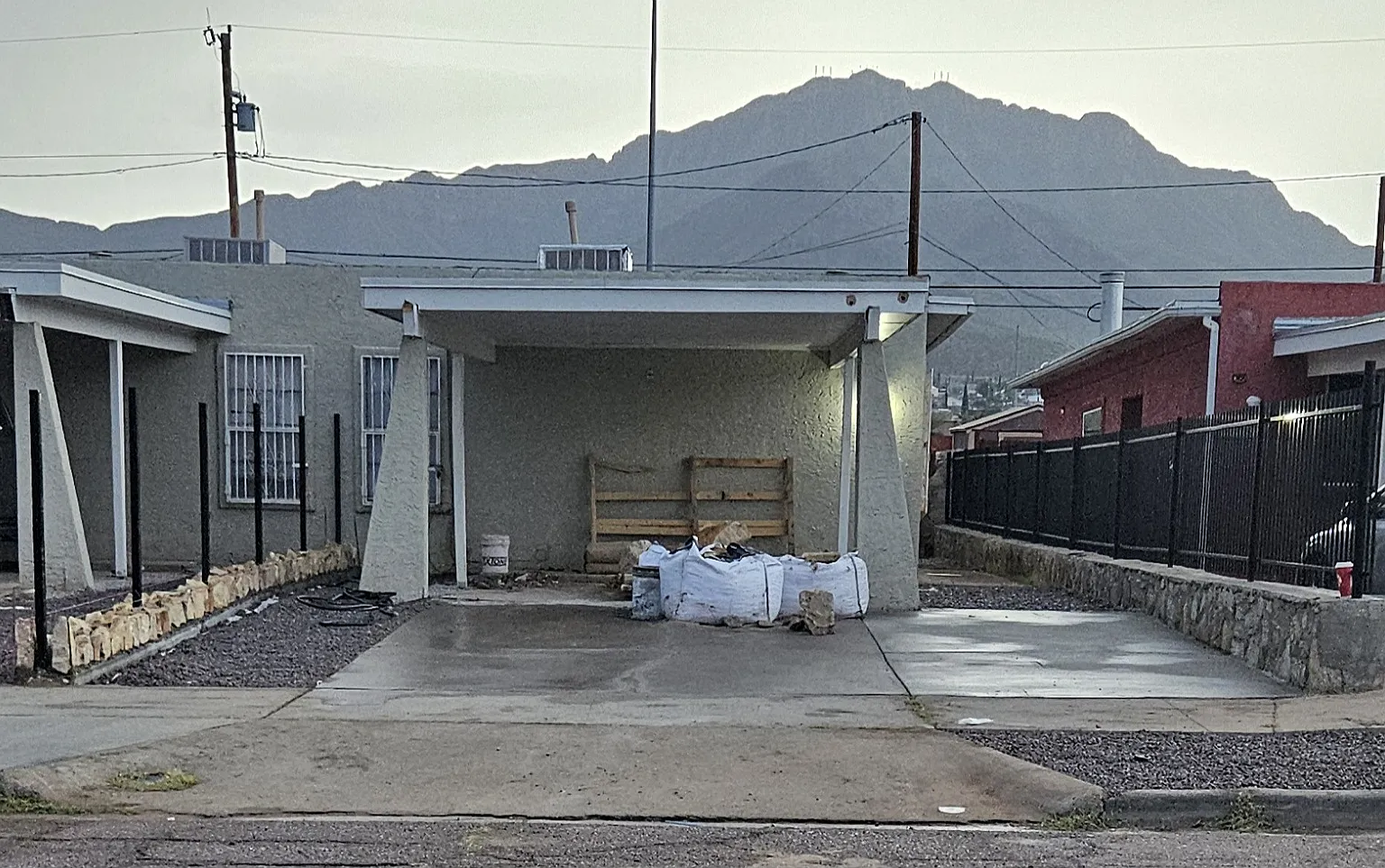 2 bed, 900 sqft, $900 — Photo 1