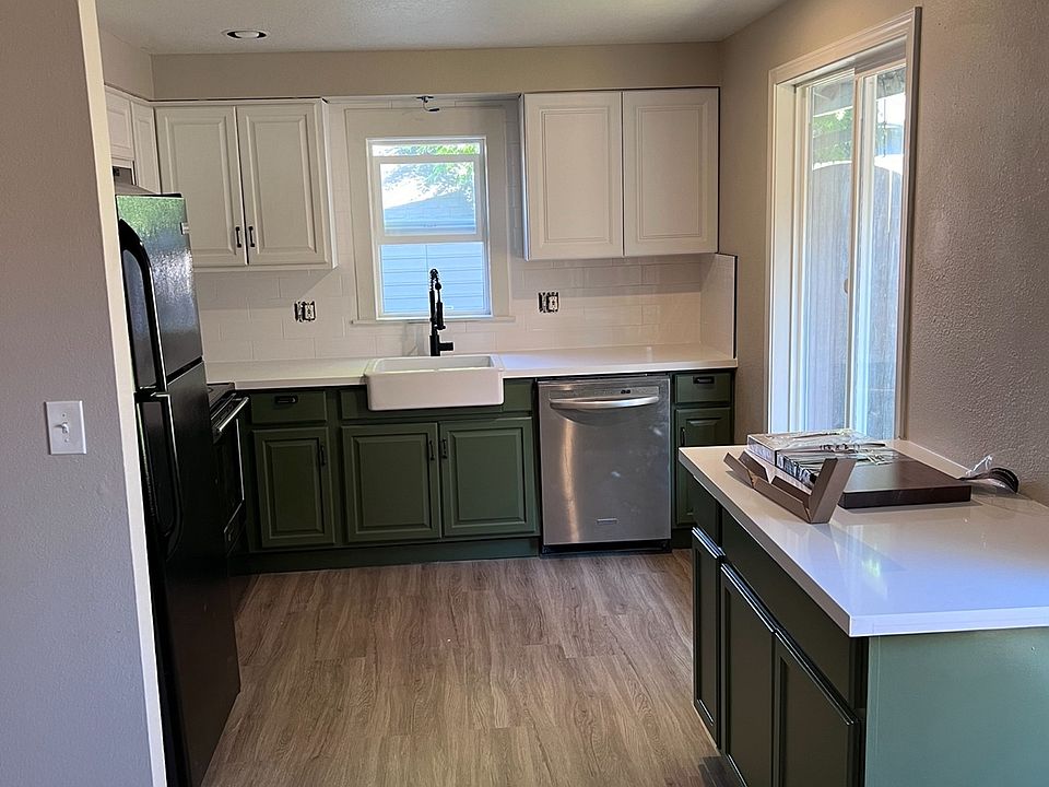Kitchen When Vacant