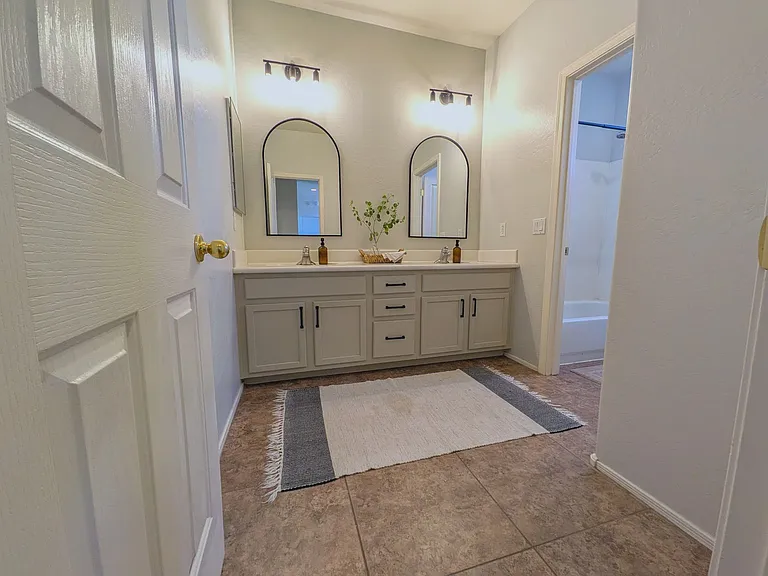 4053 E Reins Rd — Photo 21