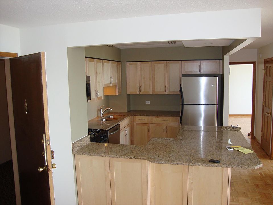 1st image of 2144 N Lincoln Park W #2