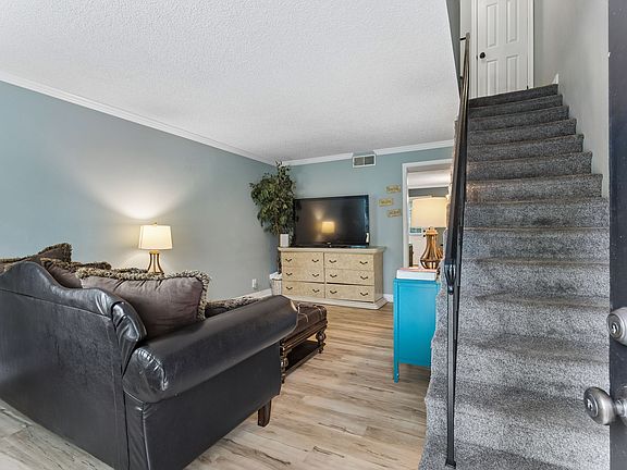 4th image of 212 Blue Ridge Dr #9