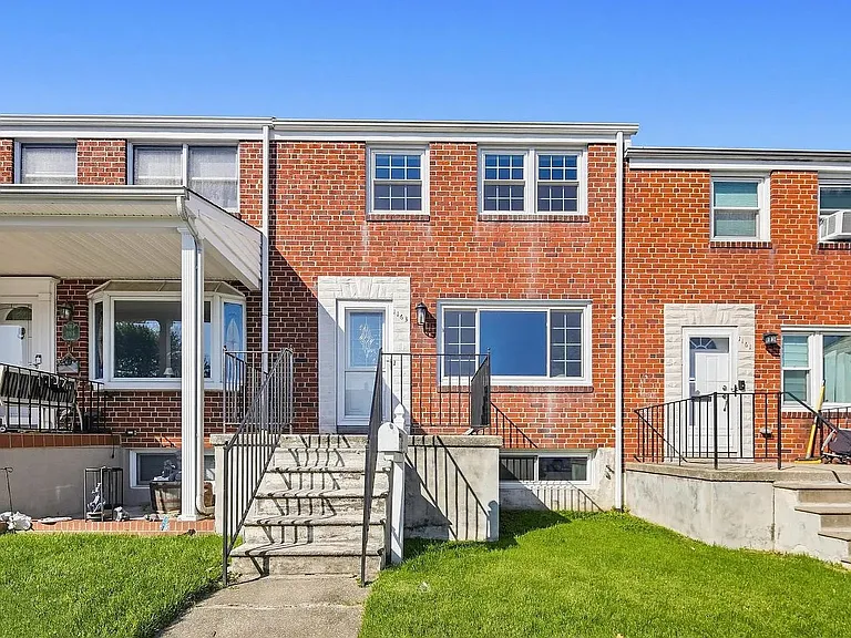 1163 Linden Ave — Photo 1