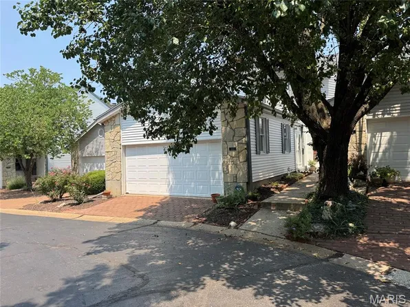 1510 Walpole Dr, Chesterfield, MO 63017