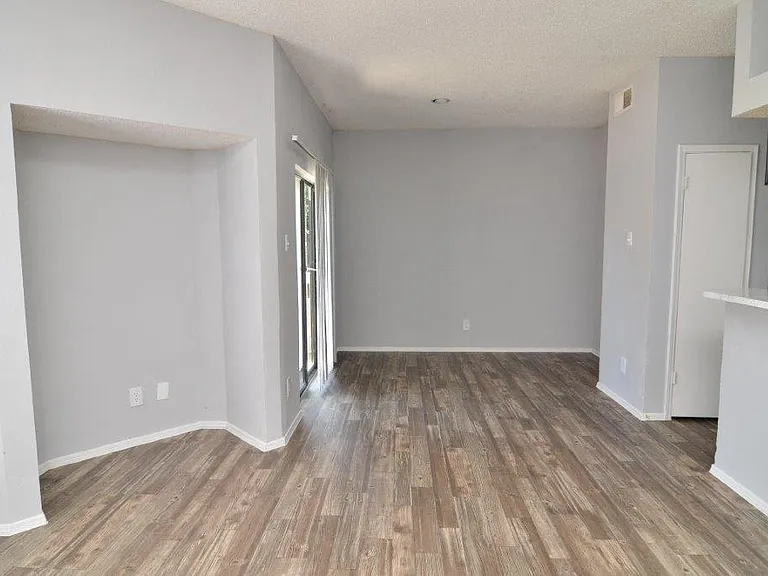 Foxborough Apartments — Photo 15
