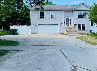 813 Ann St, Joliet, IL 60435