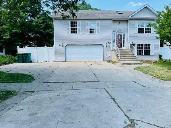 813 Ann St, Joliet, IL 60435