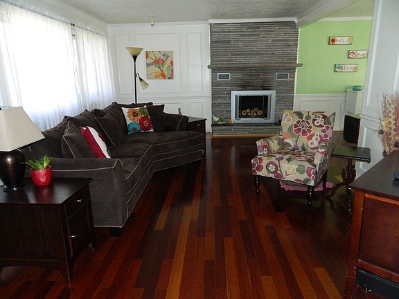 Living room / Main level