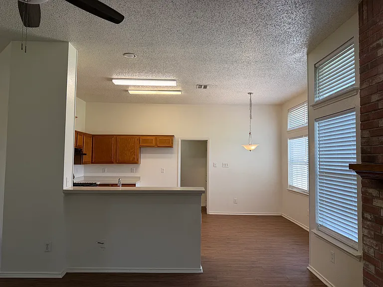 917 Dawson St — Photo 21