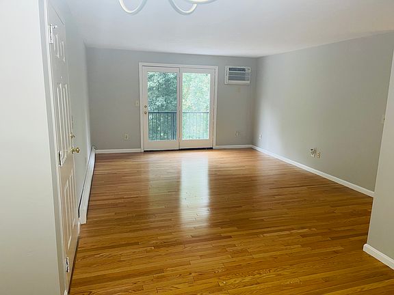 2nd image of 610 S Franklin St APT D301