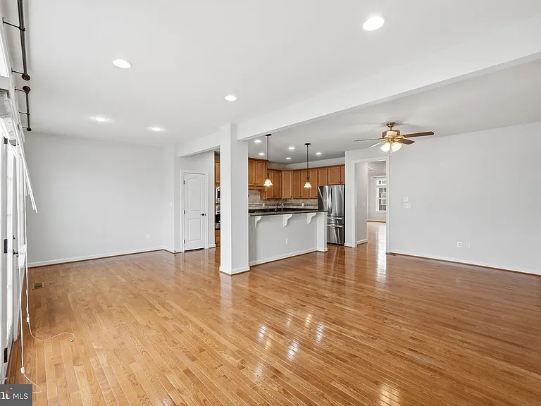 21253 Park Grove Ter — Photo 12