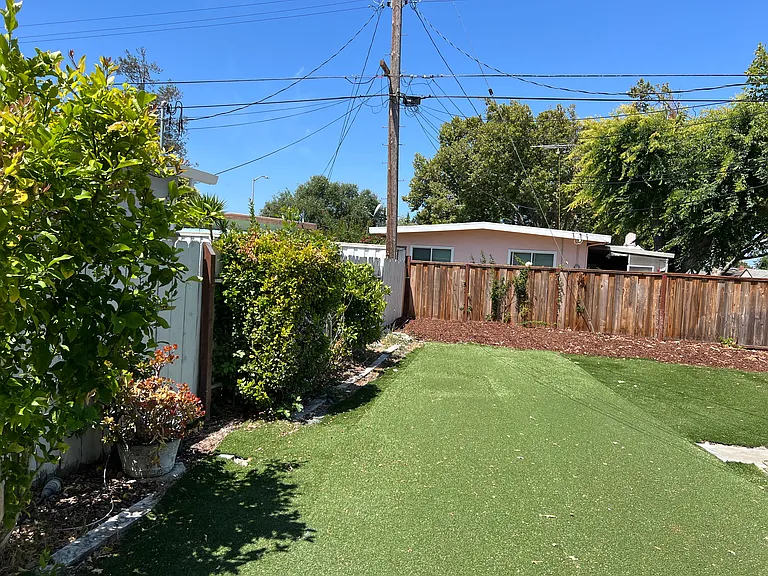 1294 Crowley Ave — Photo 16