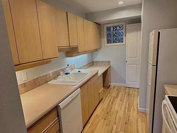 2nd image of 1504 Aurora Ave N APT 403