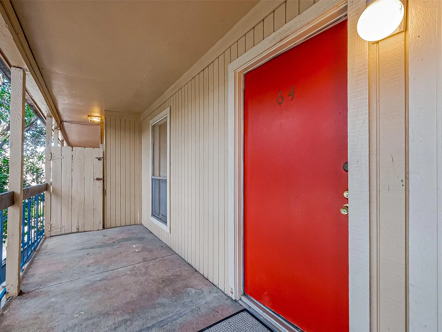 2 bed, 2.0 bath, 1040 sqft, $1,150 — Photo 2