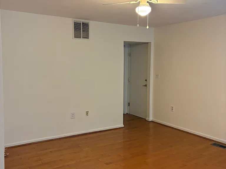 14208 Greenview Dr — Photo 16