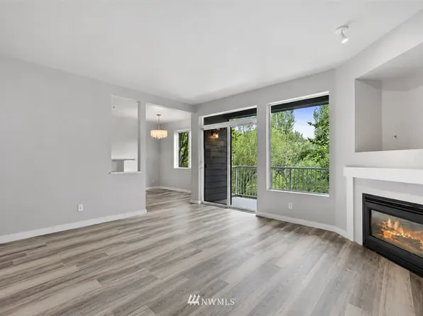 10825 SE 200th St APT C202, Kent, WA 98031