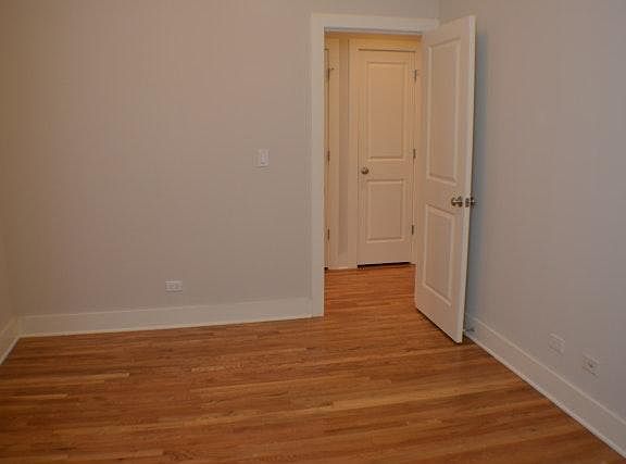 5th image of 3507 N Wilton Ave APT 1N