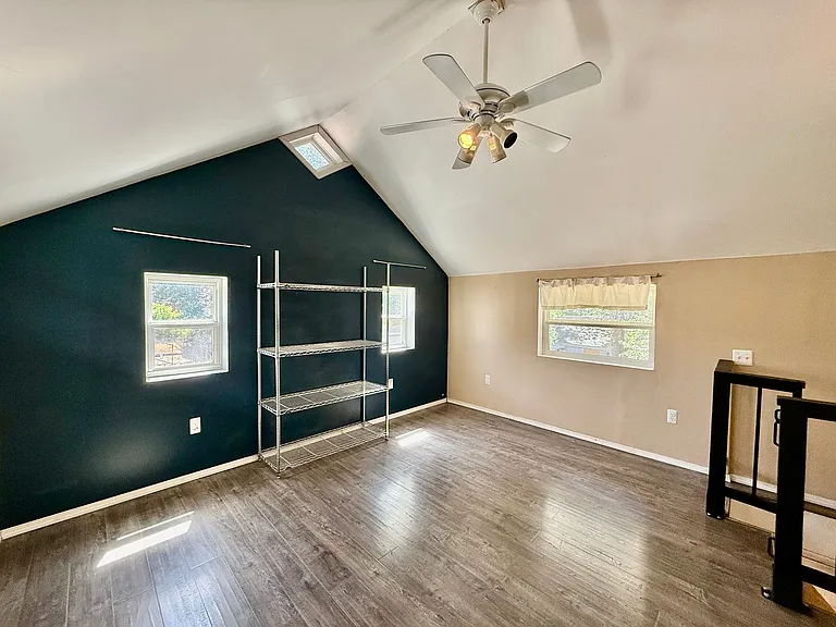 519 S Cedar St — Photo 20