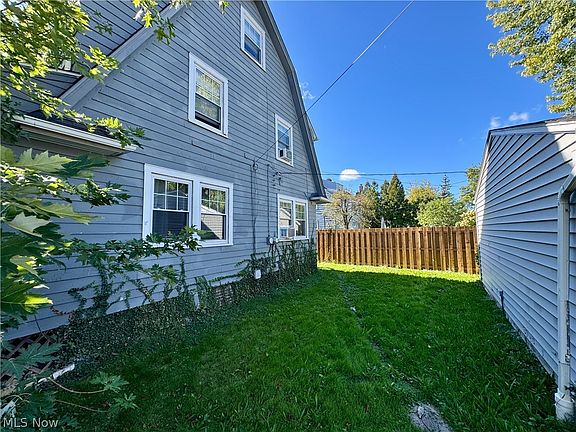 5th image of 3633 Cedarbrook Rd