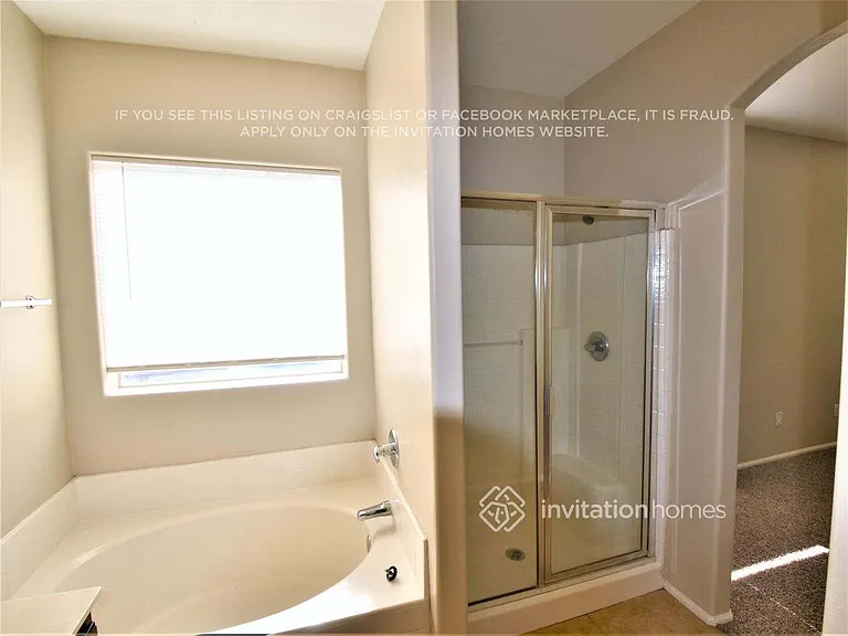 1640 S 171st Dr — Photo 18