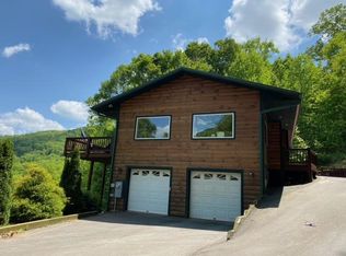 631 Pond Rd, Spruce Pine, NC 28777