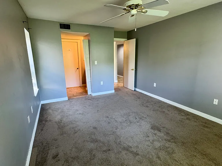 59 Brookwood Dr #C — Photo 9