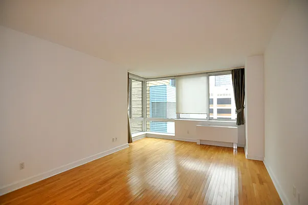 Rented by Nest Seekers International | media 28