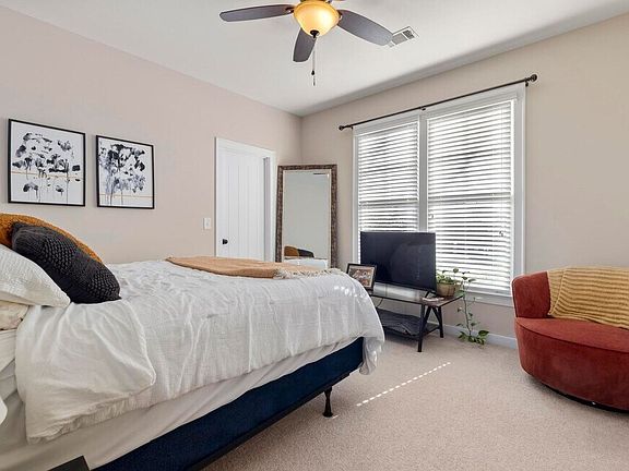 5th image of 744 Briarwood Ave