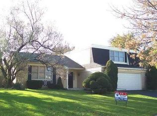 677 Sheffield Ln, Bolingbrook, IL 60440
