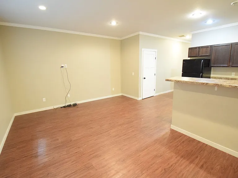 224 James Ave — Photo 19