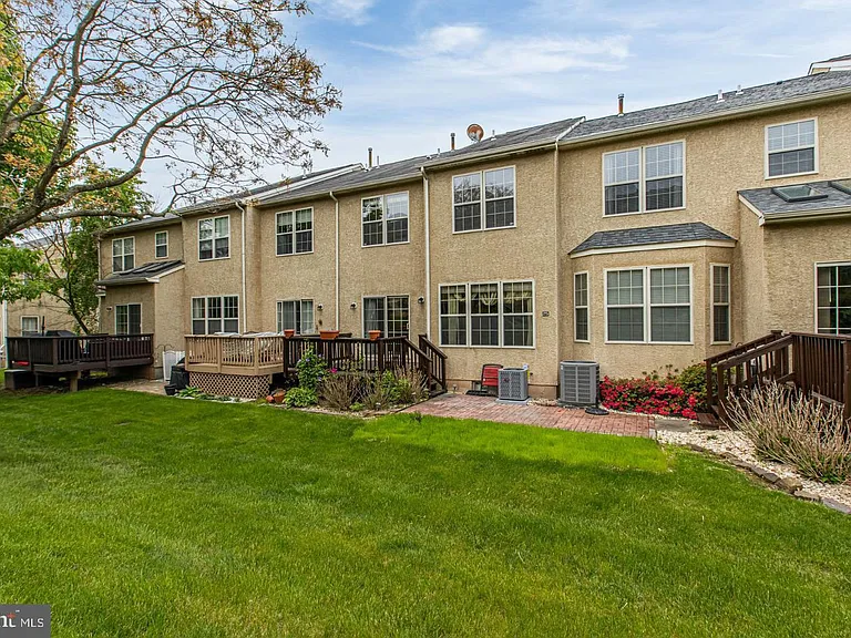80 Chadwick Cir — Photo 46