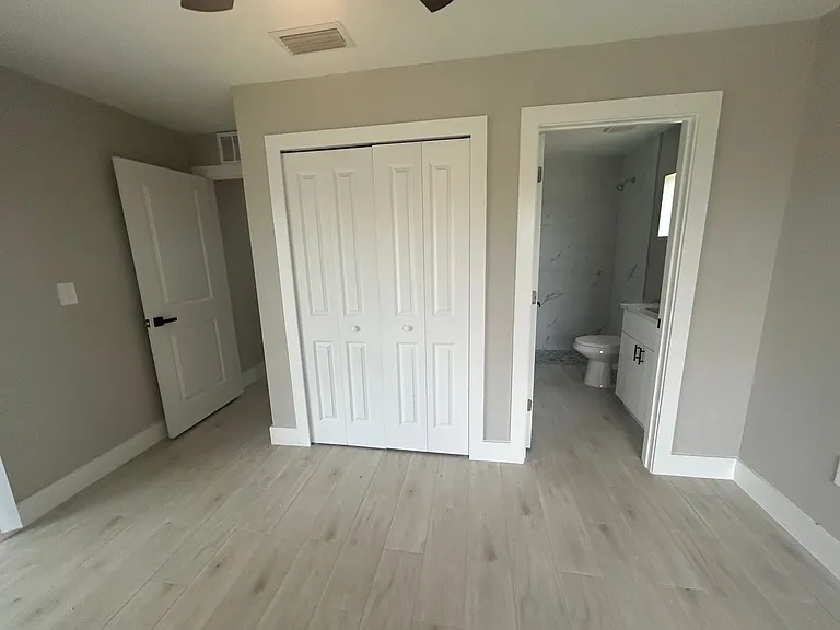 2524 NE 1st Pl — Photo 15