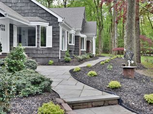 3-5 Red Rock Trl, Saddle River, NJ 07458