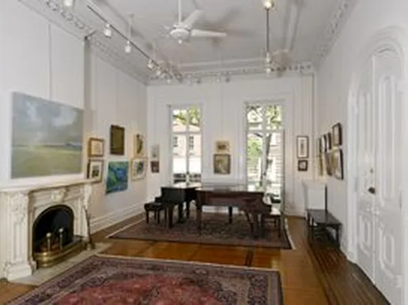 16 East 10th Street image 1 of 5