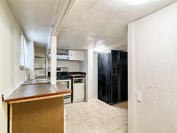 5th image of 2501 Truxillo St #B