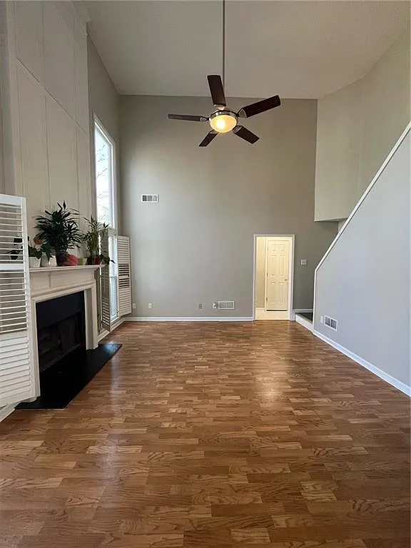 3 bed, 2.5 bath, 2098 sqft, $2,650 — Photo 3