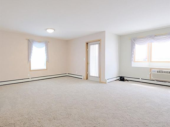 4th image of 212 3rd Ave E #202