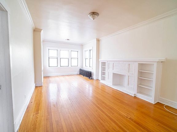 2nd image of 3821 W Wrightwood Ave #3