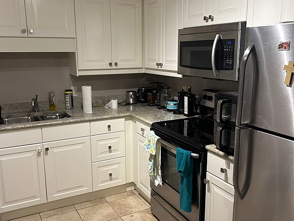 4th image of 537 4th Ave N #505