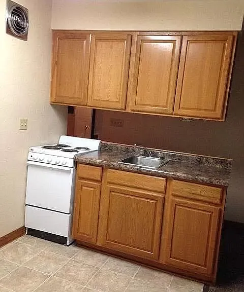405 N Davis St #16 — Photo 8